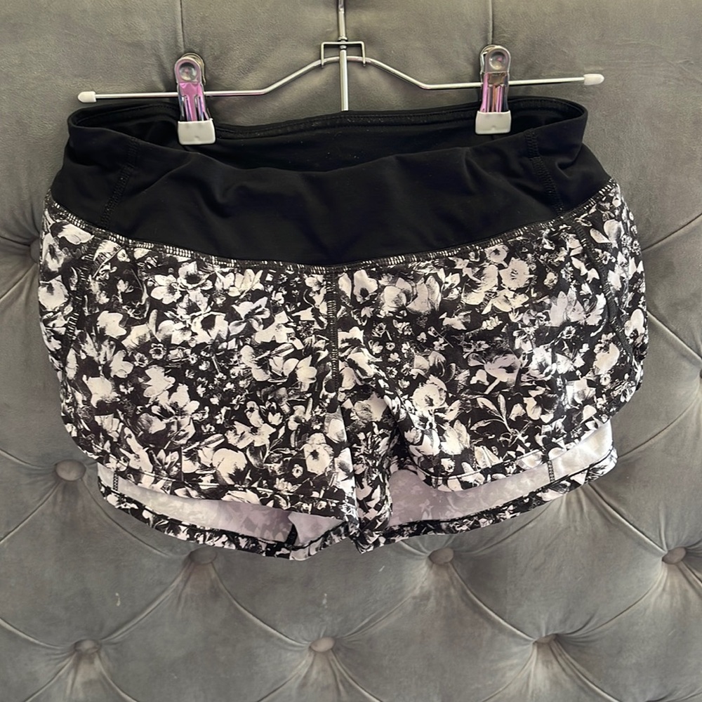 Lululemon athletic shorts good condition!!!